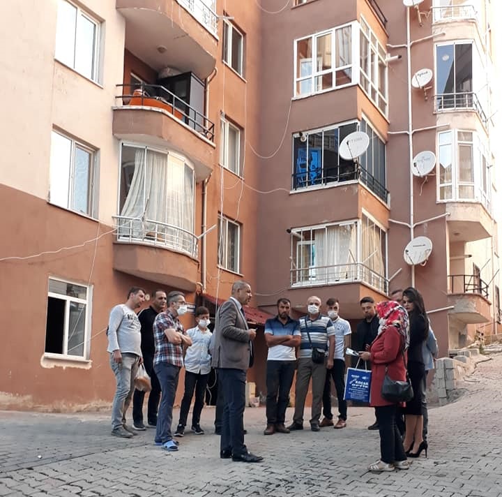 YOSİAD Yangında Zarar Gören Ailelerin Yanında