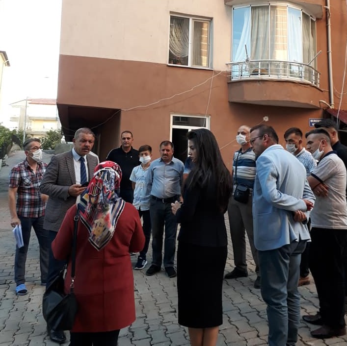 YOSİAD Yangında Zarar Gören Ailelerin Yanında